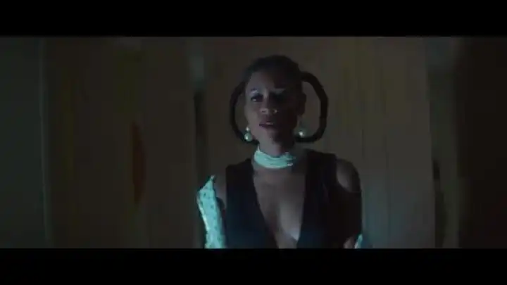 скачать клип AlunaGeorge - Not Above Love