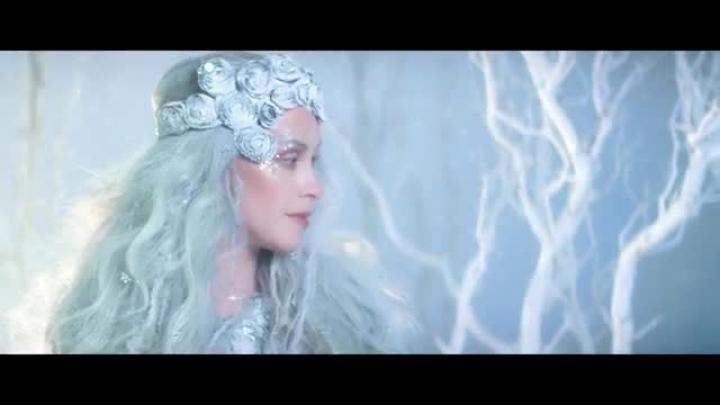 скачать клип Souleye ft. Alanis Morissette - Snow Angel