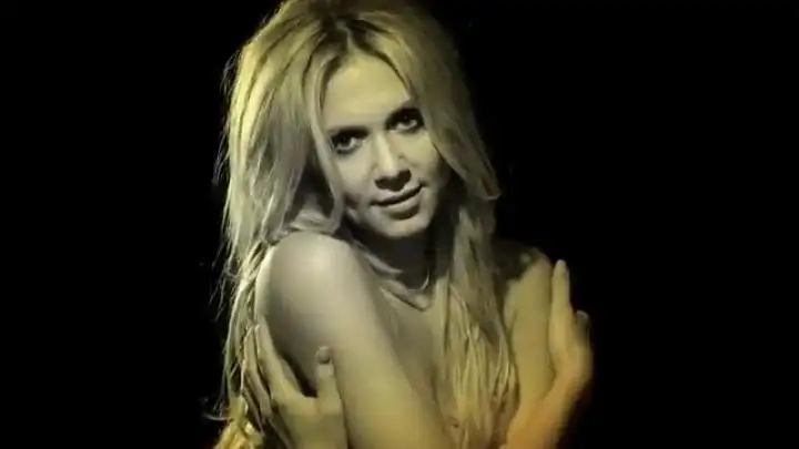 Kasia Mos - Flashlight