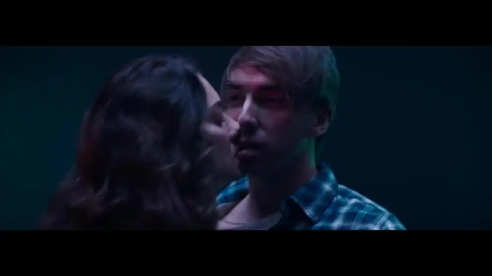 скачать клип All Time Low - Dirty Laundry