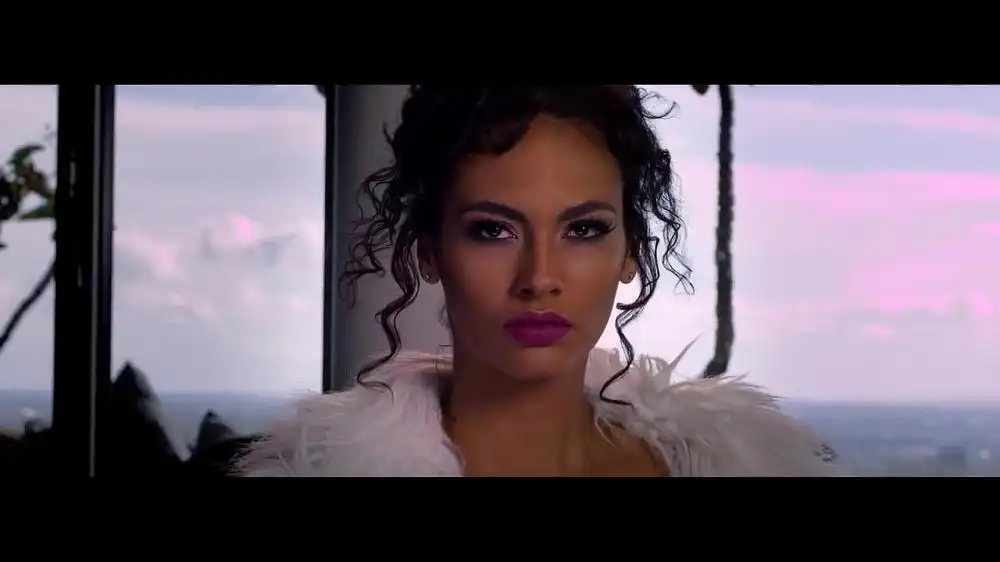 скачать клип Terrence Wilde - Flashlight