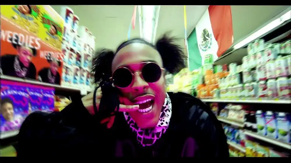 скачать клип August Alsina - Lonely