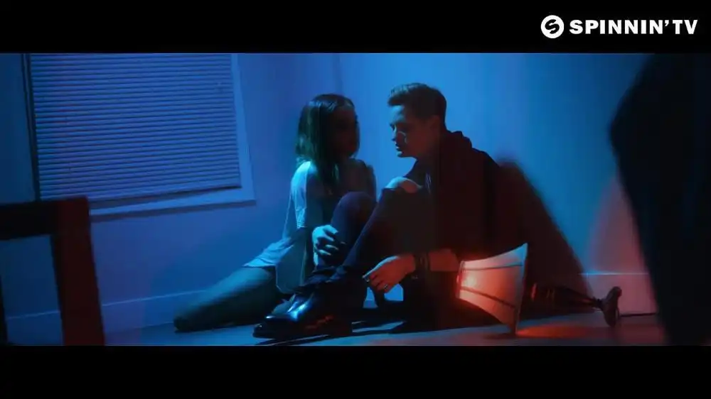 скачать клип CADE - Sorry For Myself