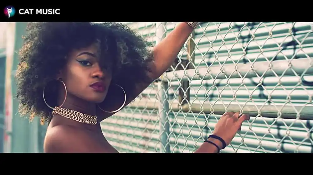 скачать клип Costi - Good People