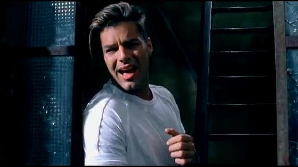 скачать клип Ricky Martin - Tal Vez