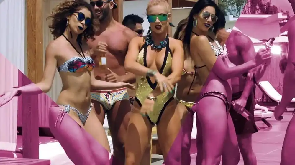 скачать клип Leslie Shaw - Loco