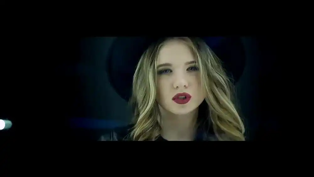 скачать клип Лилия Ангел - Мой boy