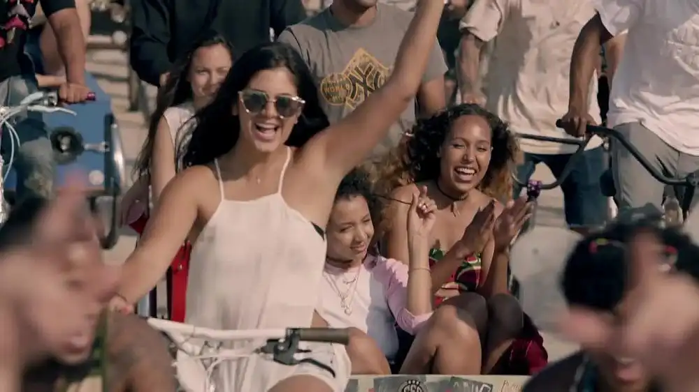 скачать клип Lukas Graham - Drunk In The Morning