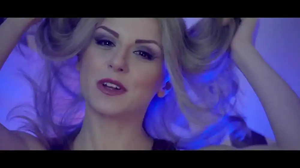 скачать клип Betty and Wilmark feat. Jimmy - Vente Paca