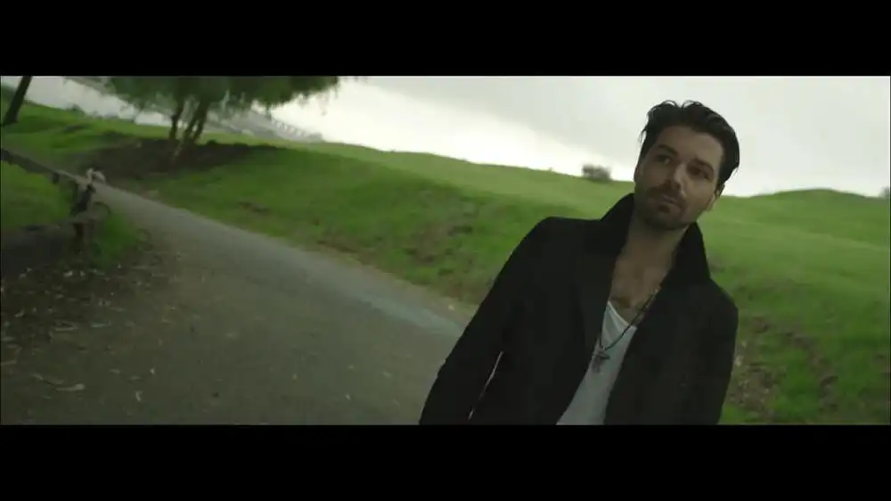 скачать клип Biffy Clyro - Opposite