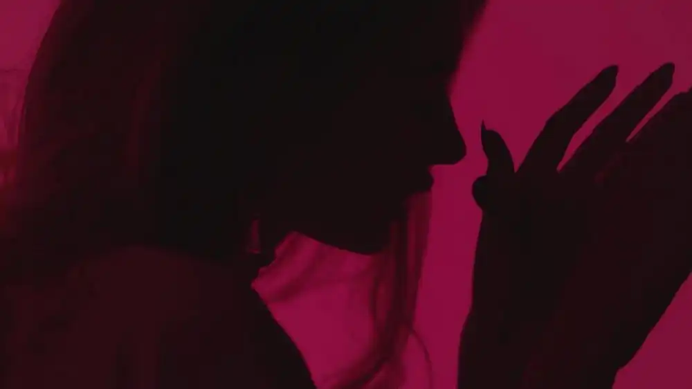 скачать клип ЛУНА - Пули