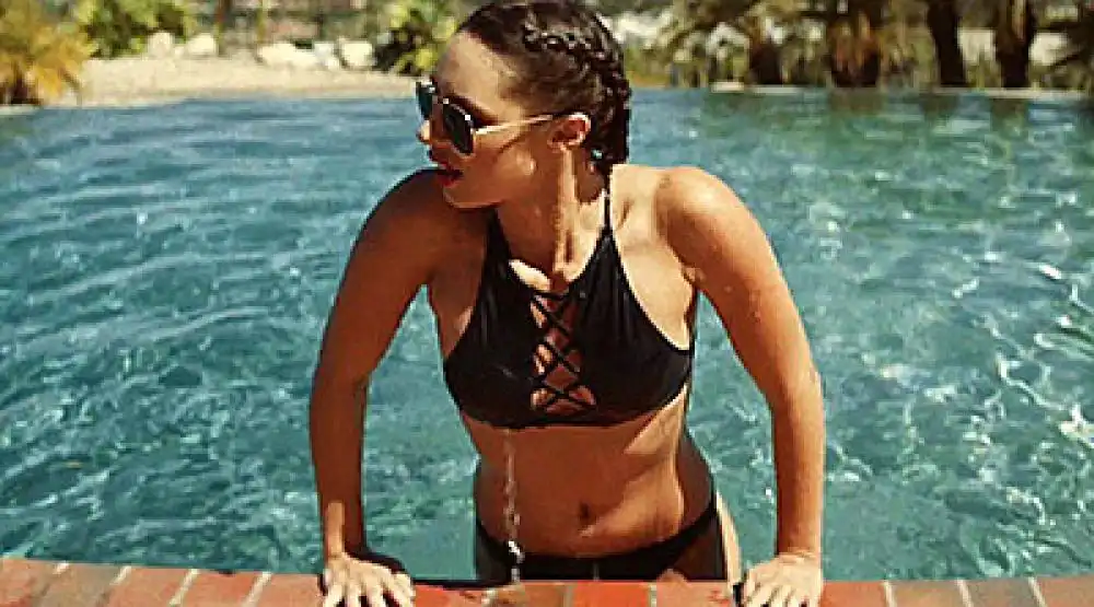 скачать клип KATO, Sigala ft. Hailee Steinfeld - Show You Love