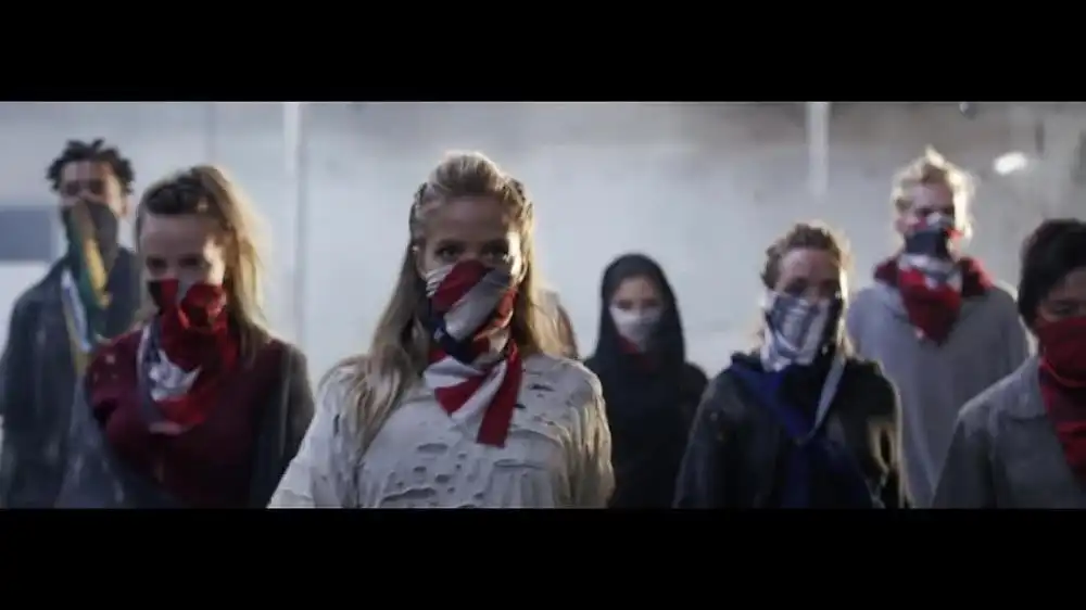 скачать клип FTampa, Anne M. - Love Is All We Need