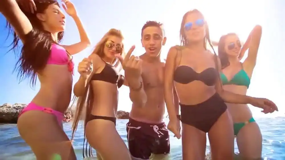 скачать клип Эллаи - Неба нам мало