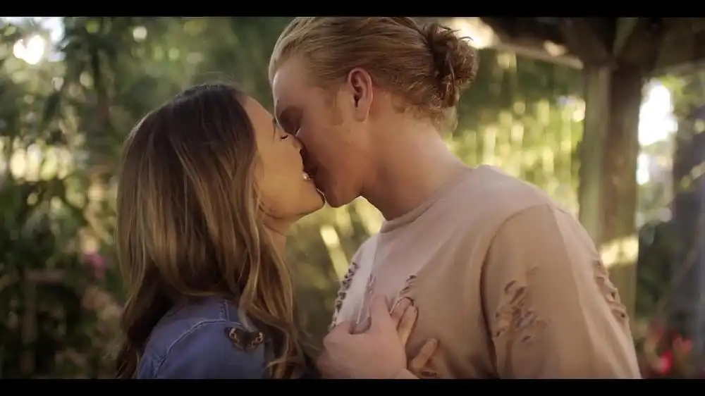 скачать клип We The Kings ft. Elena Coats - Sad Song