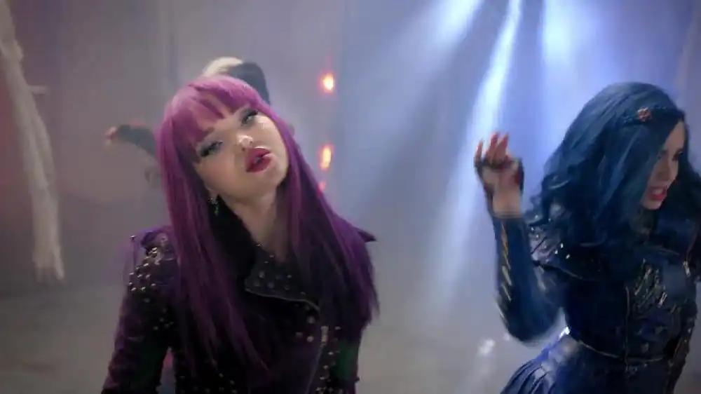Dove Cameron, Sofia Carson, Cameron Boyce, Booboo Stewart - Ways to Be Wicked (OST Descendants 2)