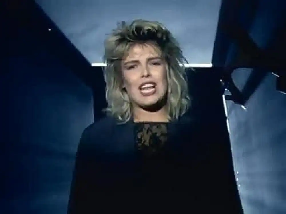 скачать клип Kim Wilde - You Keep Me Hangin On