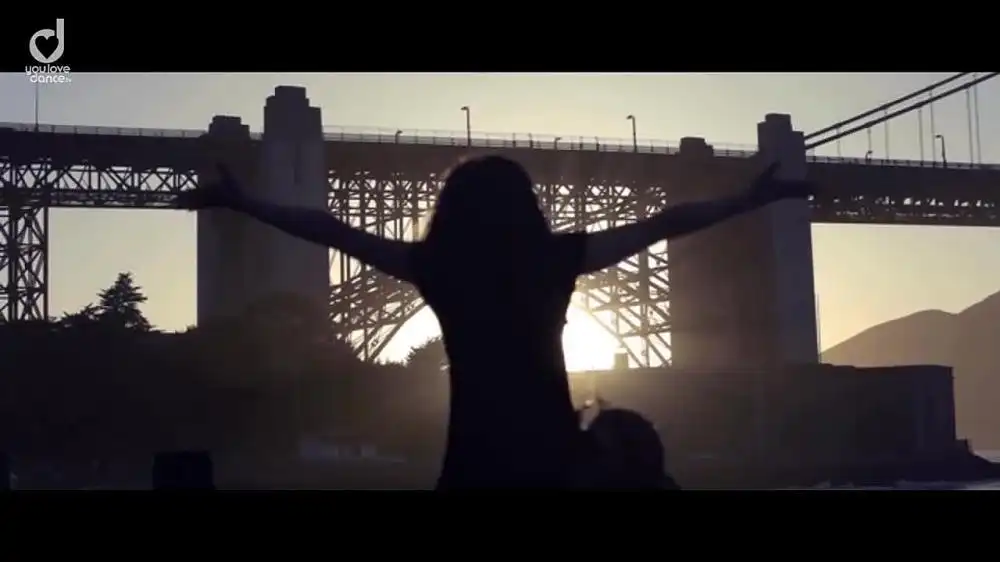 скачать клип Stereo Palma ft. Myra - Because The Night