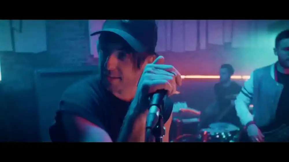 скачать клип All Time Low - Nice2KnoU