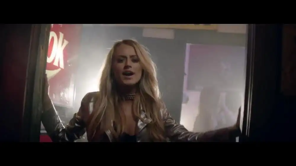 скачать клип Brooke Eden - Act Like You Dont