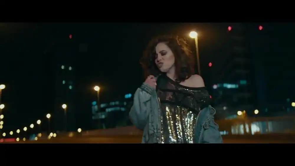 скачать клип District 84 feat Evie - Long Night