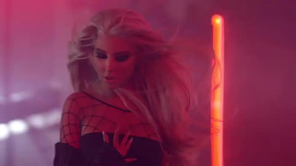 скачать клип Andrea - Vitamin