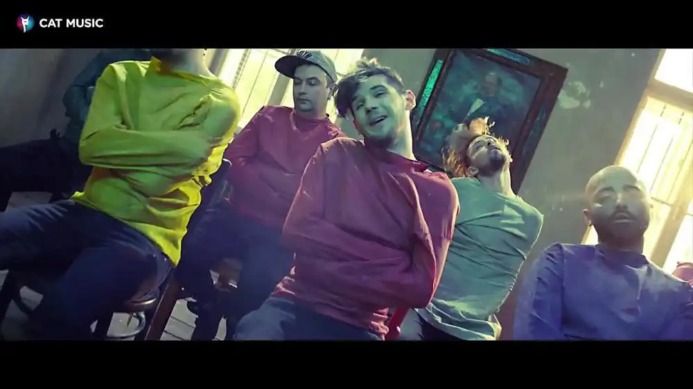 скачать клип Voltaj feat. Noaptea Tarziu - Cred ca-s hip