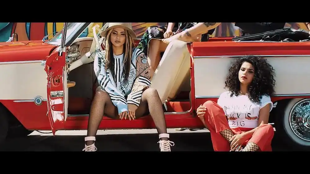 скачать клип ALEX and VLADI - 1 X 1