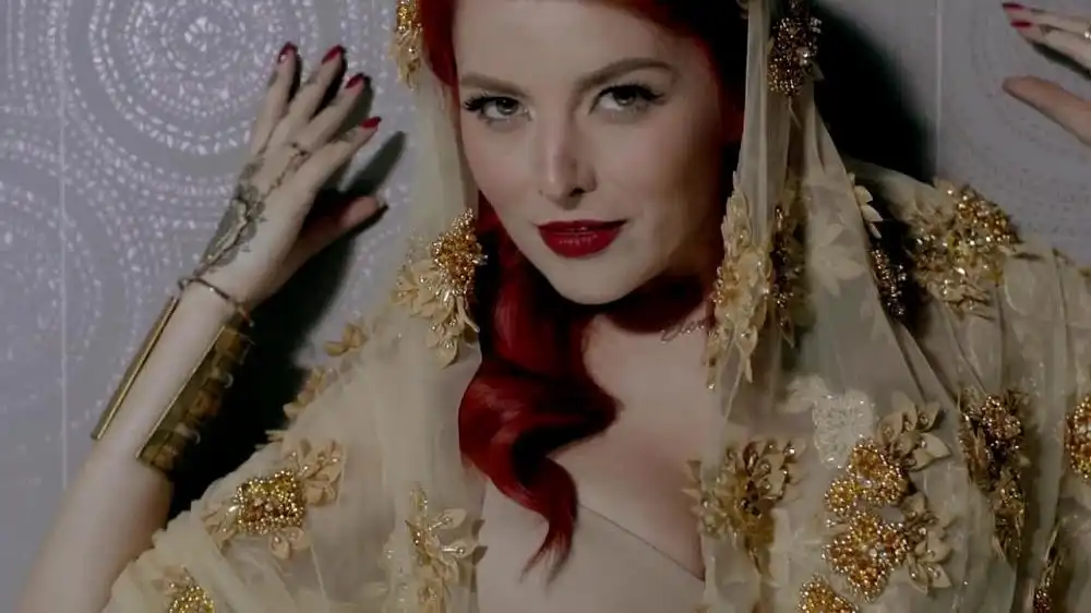 скачать клип DJ Valdi feat. Elena - Hot Bhangra