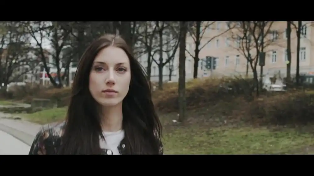 скачать клип Maronne - The Only One I Miss