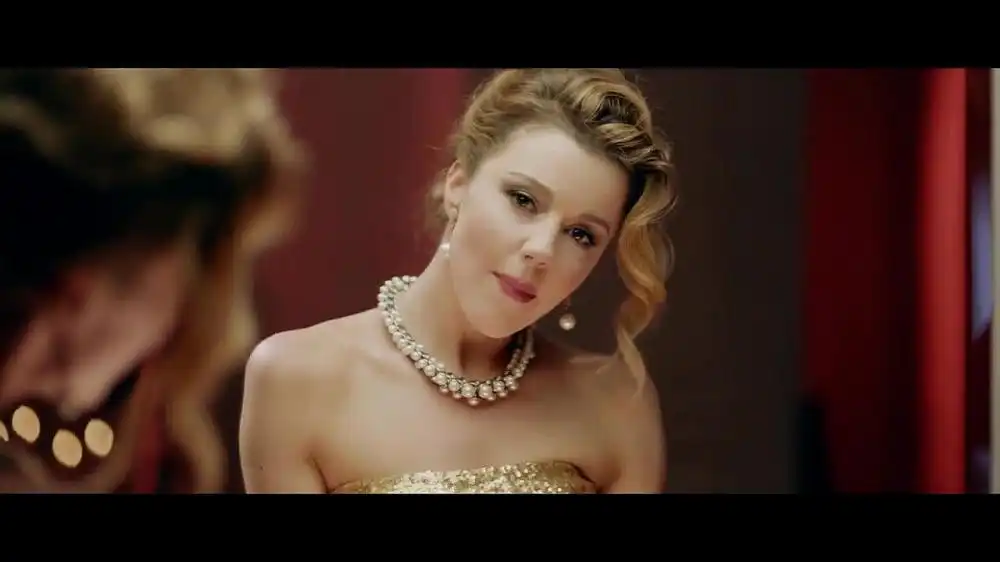 скачать клип Юлианна Караулова - Не верю