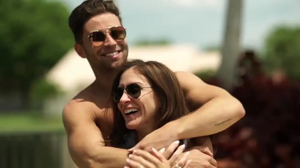 скачать клип Jake Miller - Palm Blvd