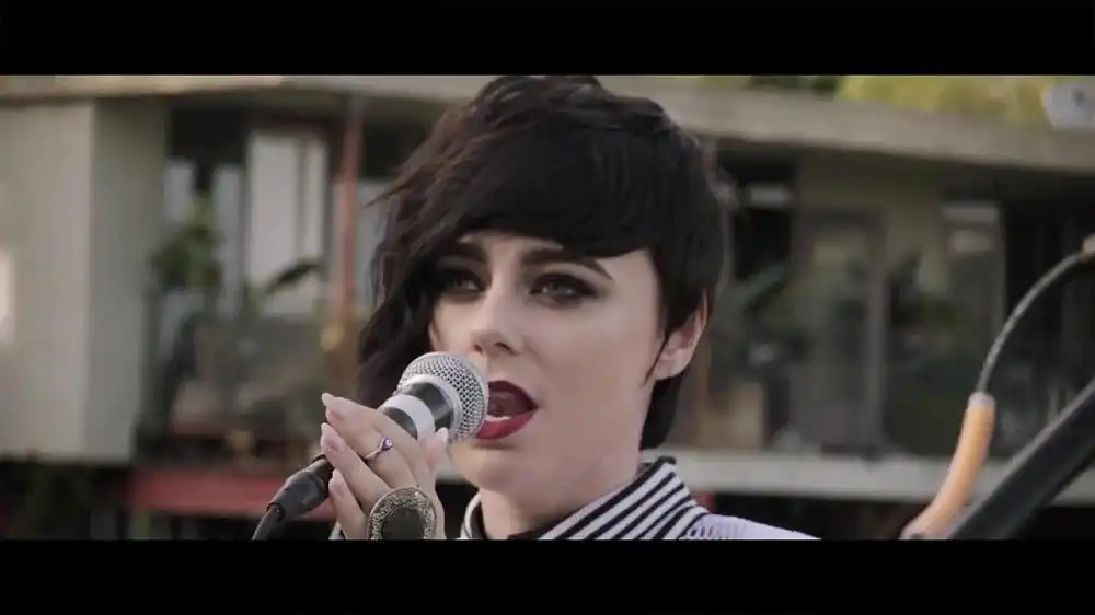 скачать клип Shaun Frank ft. Dyson - No Future (Live Performance)