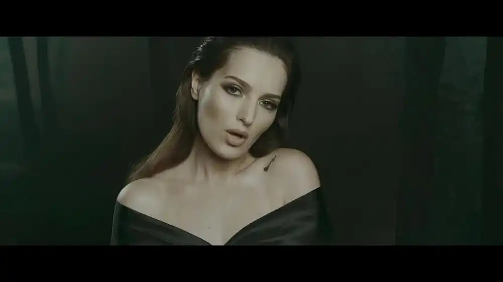 скачать клип Minelli - Empty Spaces