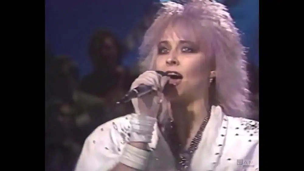 скачать клип Мираж - Музыка нас связала