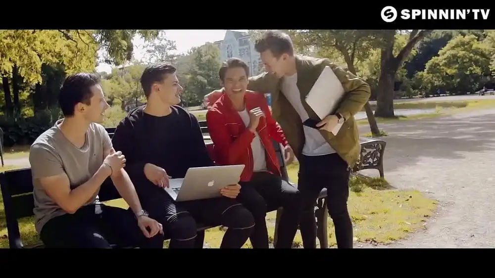 скачать клип Lucas and Steve x Mike Williams x Curbi - Lets Go