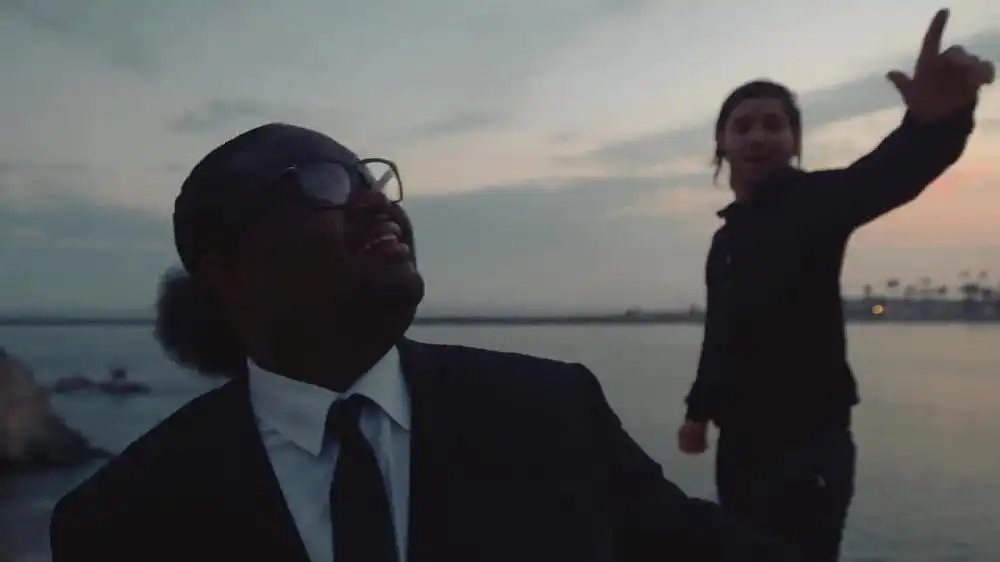 скачать клип Skrillex and Poo Bear - Would You Ever