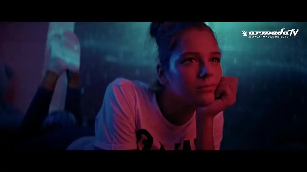 скачать клип Yan Space ft. Christian Burns - Planet Earth (Omnia Remix)