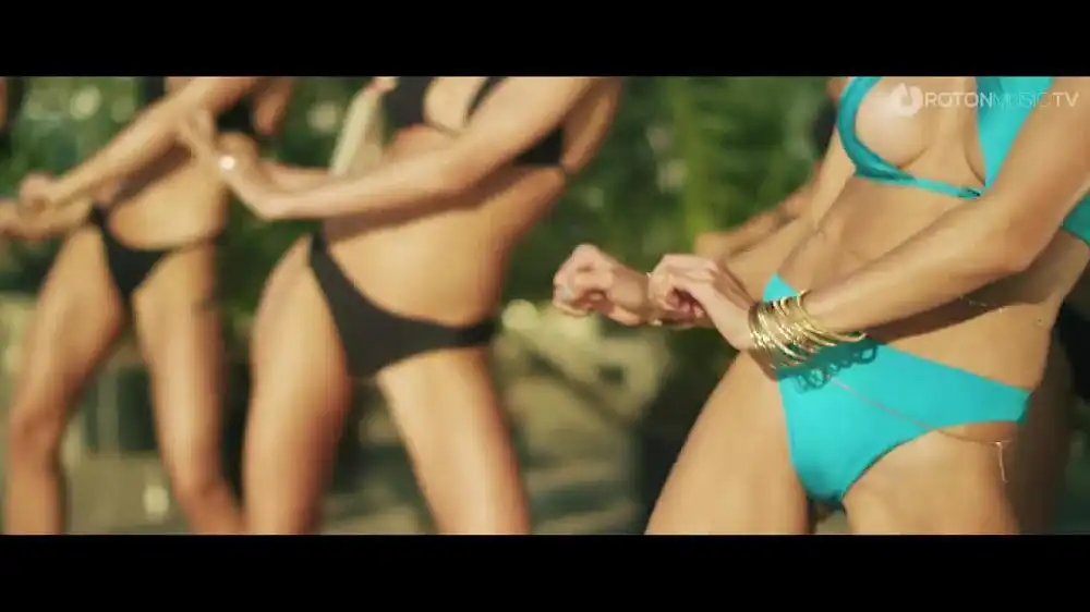 скачать клип Andreea D - Rompedon