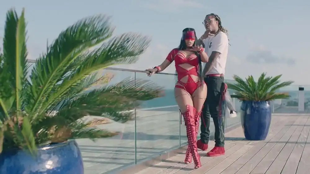 скачать клип Future - You Da Baddest