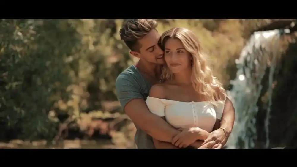 скачать клип Tritonal ft. Laurell - Good Thing