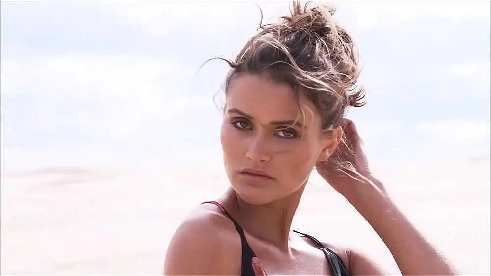 скачать клип Murat Uyar feat. Semiramis Talita - World