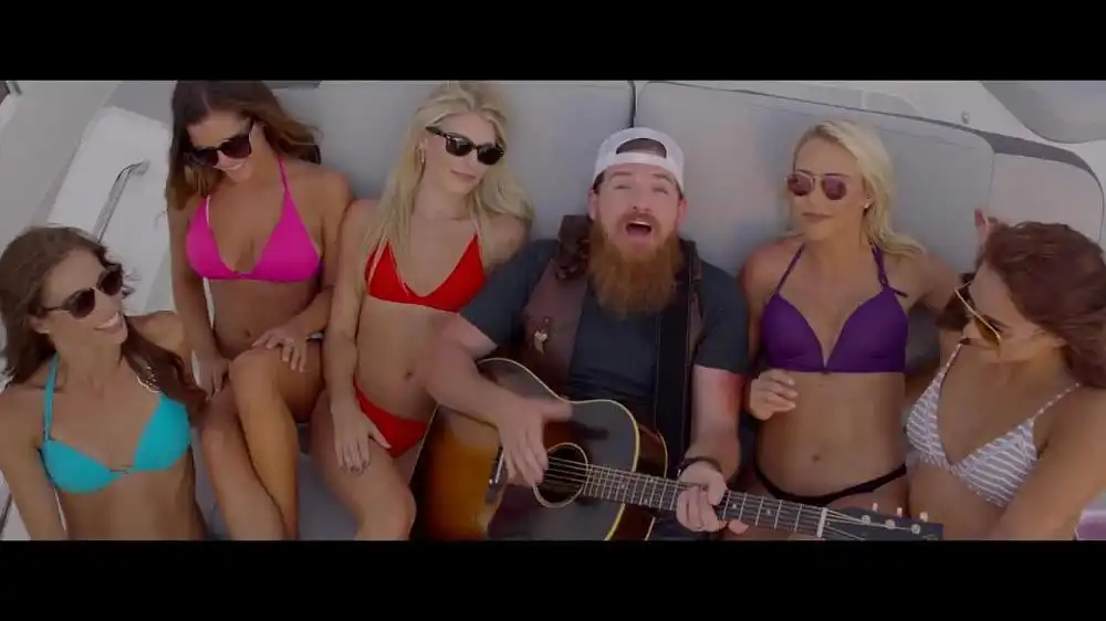 скачать клип Tim Montana - Hillbilly Rich