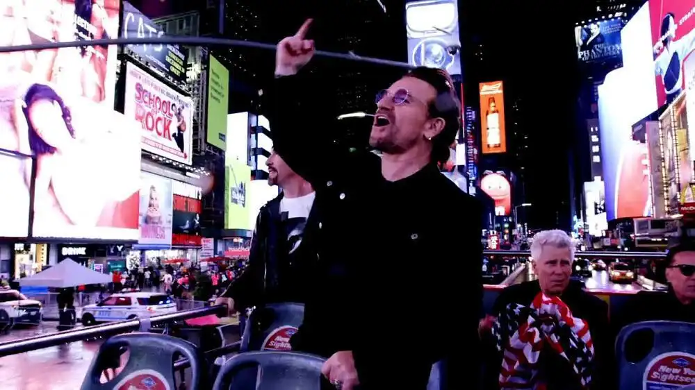 скачать клип U2 - Youre The Best Thing About Me