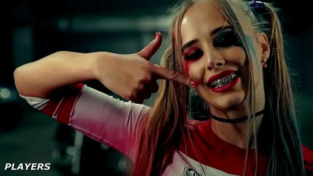 скачать клип Sia - Bird Set Free