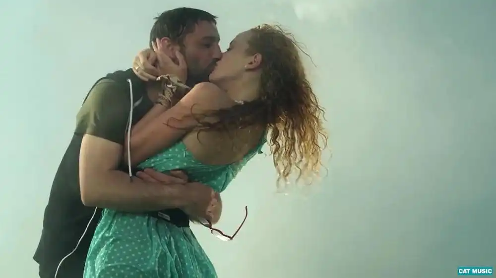 скачать клип Voltaj - Lumea e a mea