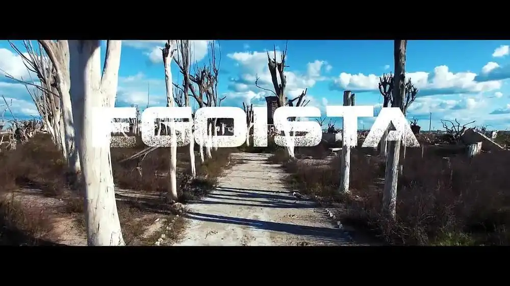 скачать клип Egoísta feat Zion - Ozuna