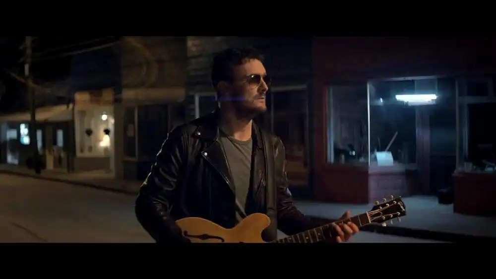 скачать клип Eric Church - Round Here Buzz