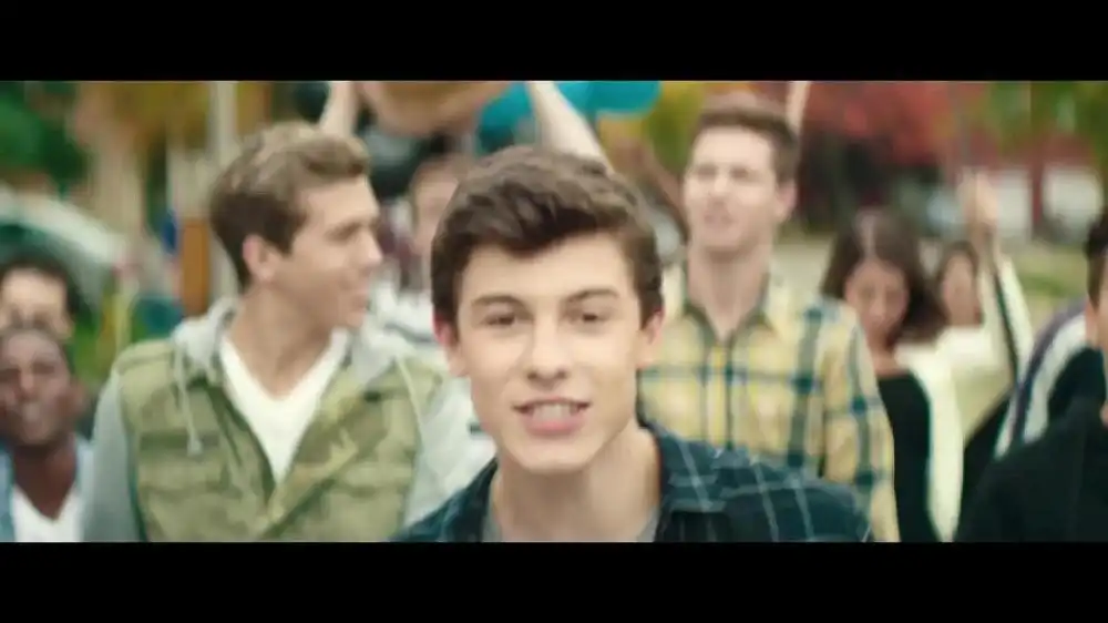 скачать клип Shawn Mendes - Something Big