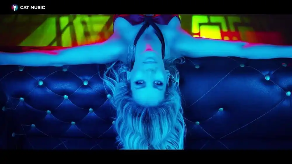 скачать клип Andreea Banica feat. Balkan - Ce vrei de la mine